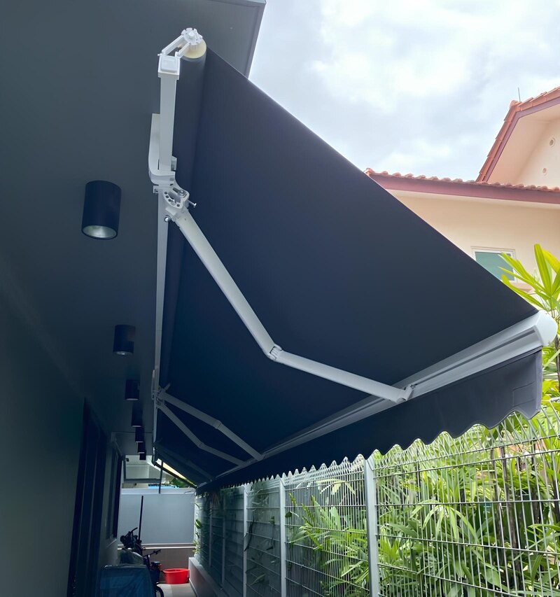 Waterproof Retractable Awning Singapore Outdoor Shade Blinds for Home and Commercial Space